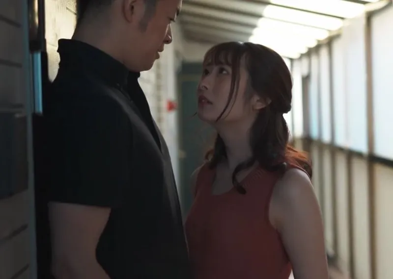 Bà xã mang thai, tôi bị sexy bởi vợ nhà kề bên thường ở nhà một mình